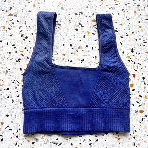 NEW! Free People Good Karma Square Neck Textured Sports Bra Outer space blue M/L - Picture 4 of 5